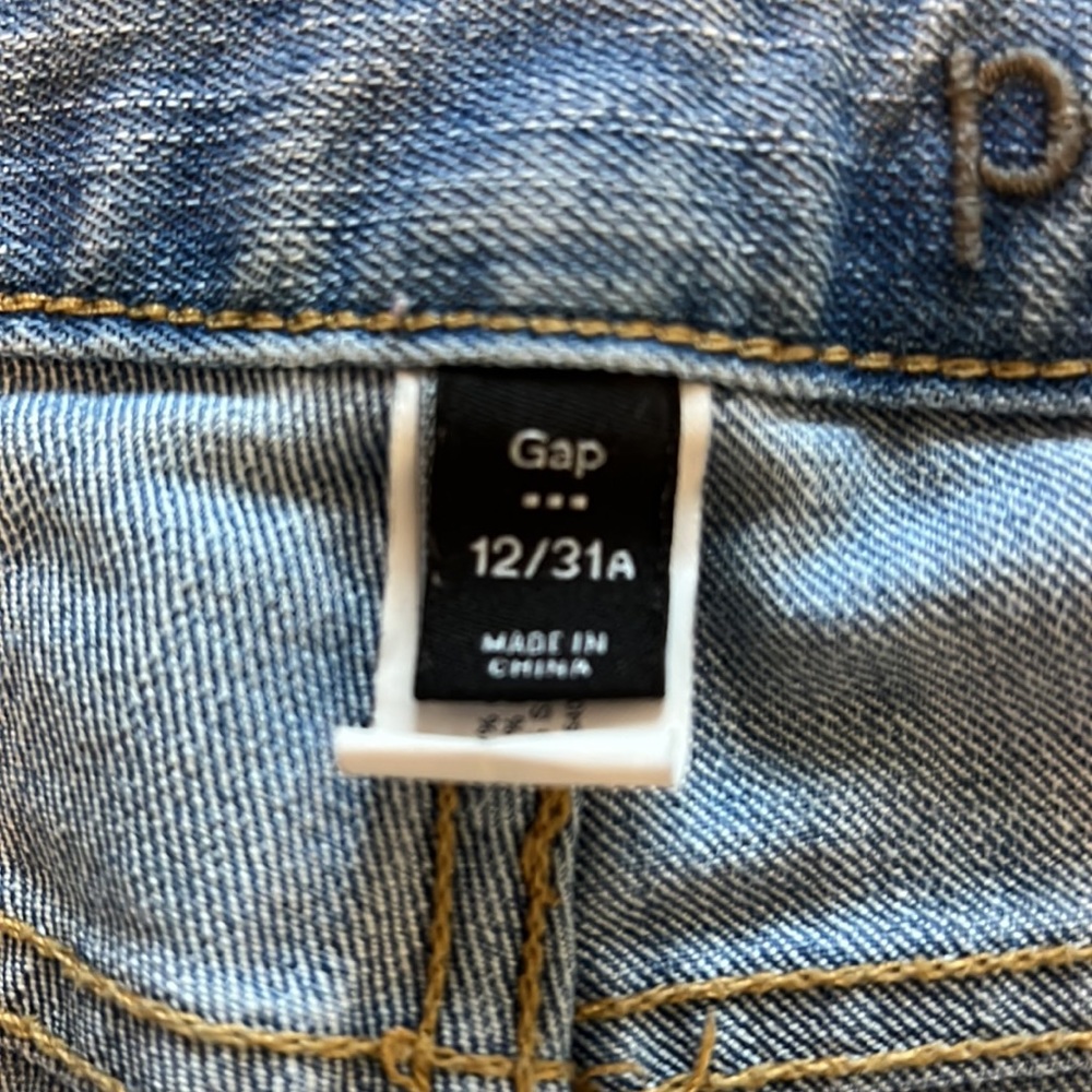 Gap jeans curvy straight. 12/31A - Picture 6 of 7